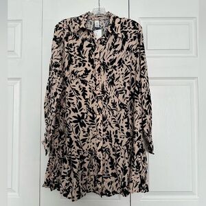 H&M Button-Front Floral Shirt Dress - Black on Peach - Size XS - Very Oversized